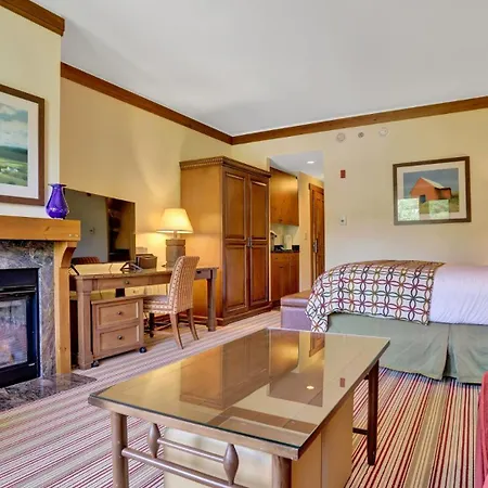 1428 Lodge At Spruce Peak Ski In Ski In Ski Out King Studio